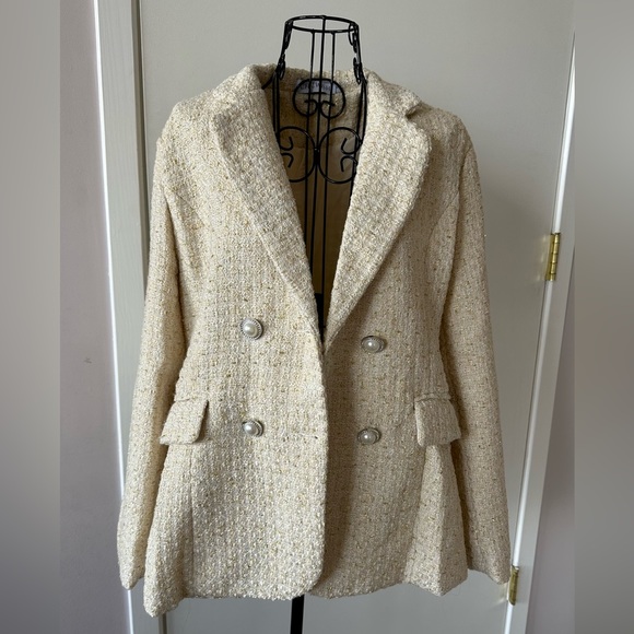 ♥️ Metallic Tweed Double Breasted Blazer in Cream - Picture 3 of 9